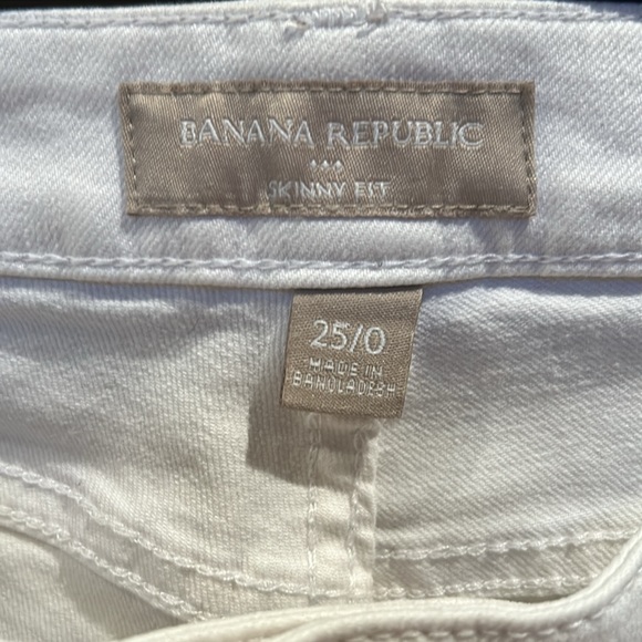 Banana Republic Size 0 White Denim Cropped Skinny Fit Jeans. 15% off 2+ bundle - Picture 3 of 3